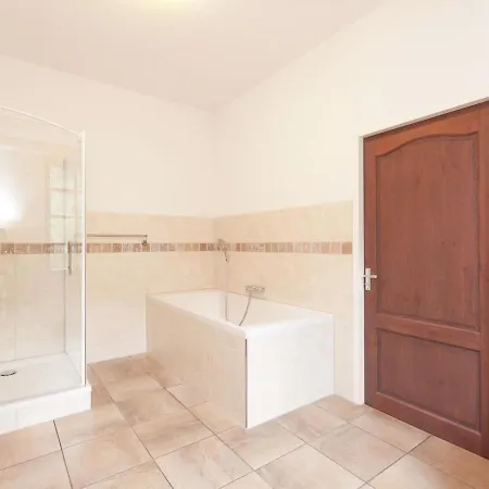 Σπίτι διακοπών Modern Holiday In Rohl With Private Pool